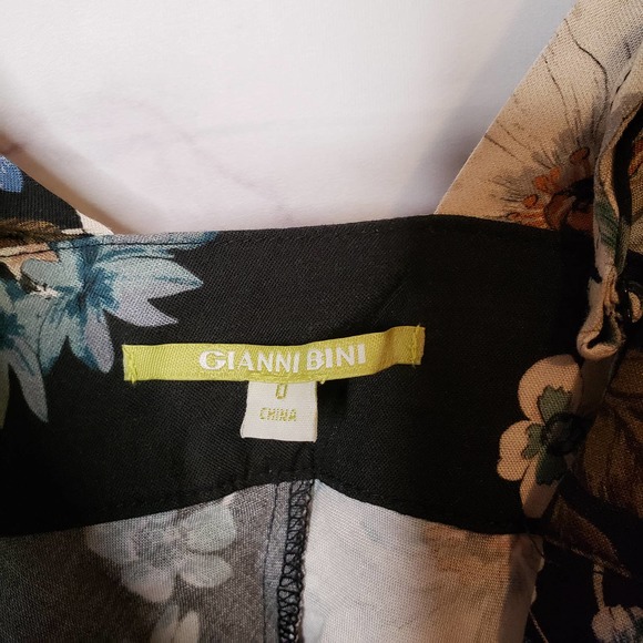 GIANNI BINI floral cold shoulder button down blouse 0 - Picture 5 of 10